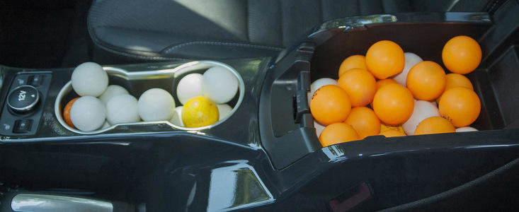 Curiozitatea Zilei: Cate mingi de ping pong incap intr-un Ford Escape Curiozitatea Zilei: Cate mingi de ping pong incap intr-un Ford Escape