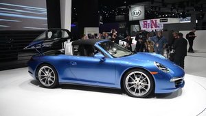 Curiozitatea Zilei: Cum functioneaza plafonul electric al noului Porsche 911 Targa