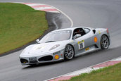Curse cu masini Ferrari pe