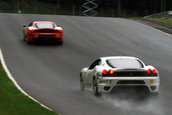 Curse cu masini Ferrari pe