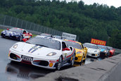 Curse cu masini Ferrari pe