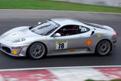 Curse cu masini Ferrari pe