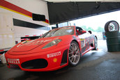 Curse cu masini Ferrari pe