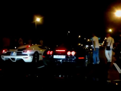 Curse ilegale in Rusia: Bugatti Veyron versus Koenigsegg CCXR!