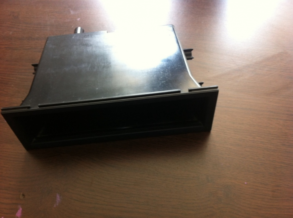 Cutie acte centru bord Nissan Almera N16 [2000 - 2003] Hatchback 3-usi 2.2 D MT (110 hp) II (N16)