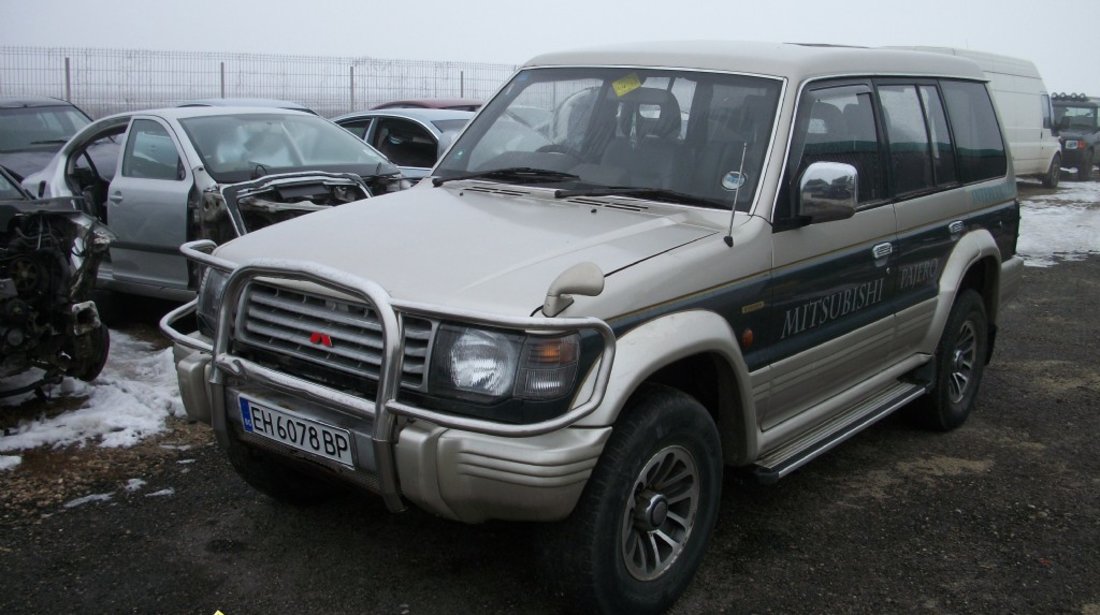 Cutie automata mitsubishi pajero din anul 1998 2 5 td motor tip 4d56