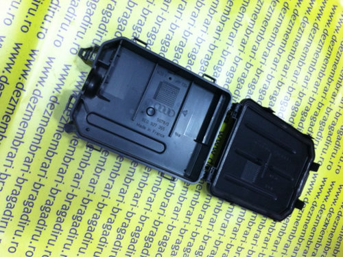 Cutie calculator confort Audi A4 B6 [2000 - 2005] Avant wagon 5-usi 2.0 FSI MT (150 hp) 2.0 FSI AWA