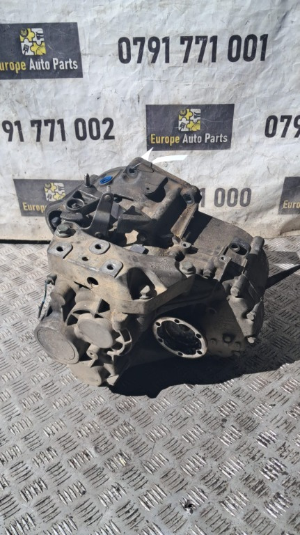 Cutie de viteze 6 + 1 2.0 TDI VW Touran an 2004 cod GNE