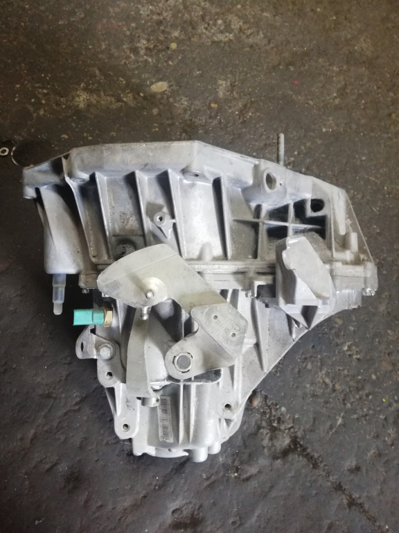 Cutie De Viteze 6 Plus 1,Manuala Dacia DUSTER 1 (HS) 2010 - 2017 Motorina