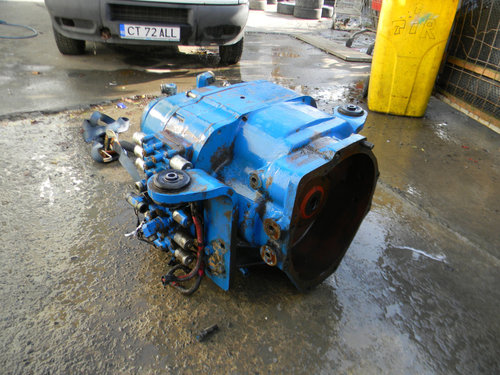 Cutie De Viteze Automata Ford Tractor 8730 Powershift 1990 - 1993 4008213, 8100EB, 13005B, 91012683,...