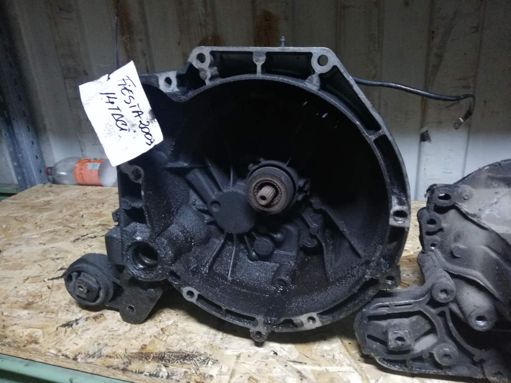 Cutie De Viteze Ford Fiesta Mk 5 2002-2008 5 Plus 1 Manuala