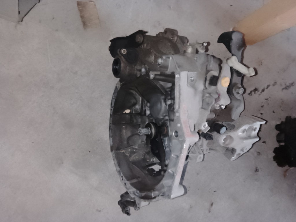 Cutie de viteze in 5 trepte Peugeot 2008 1.2 Benzina 2015, 9674044810