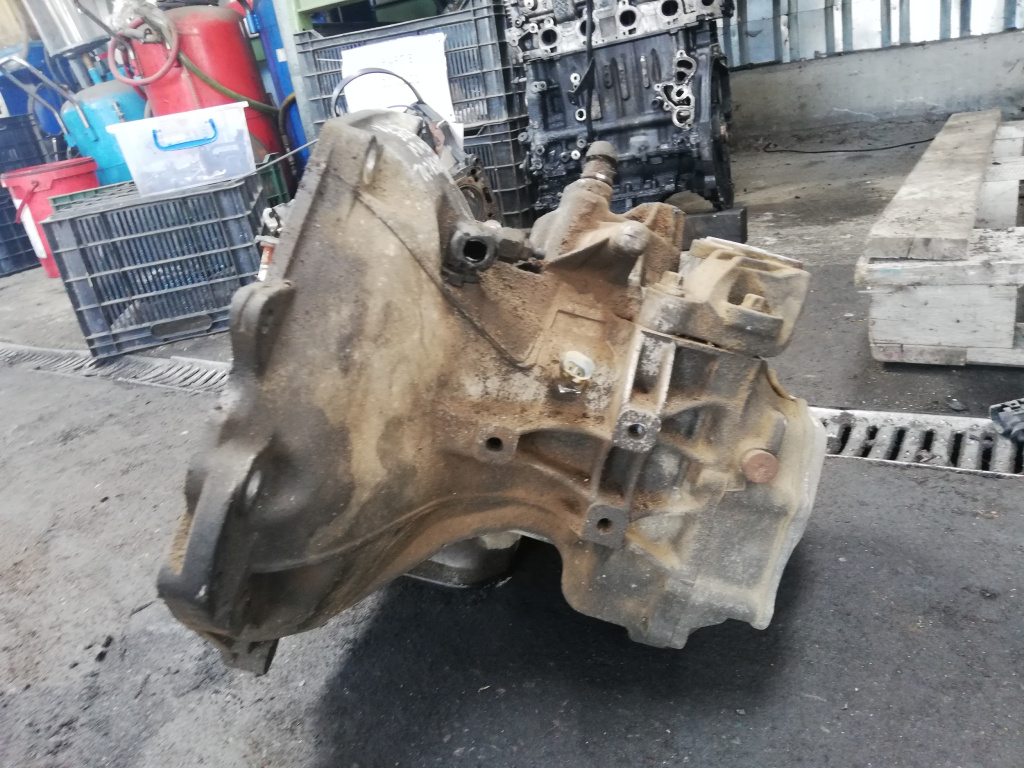 Cutie De Viteze Manuala,5 Plus 1 Opel CORSA C 2000 - 2006 Benzina