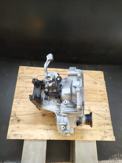 Cutie de viteze manuala 5 trepte VW Polo IV 9N 1.4i - COD CUTIE 02T301103A