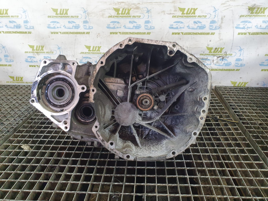 Cutie de viteze manuala 6 trepte 4x4 2.0 dci m9r Nissan Qashqai J10 [2007 - 2010] 2.0 dci M9R