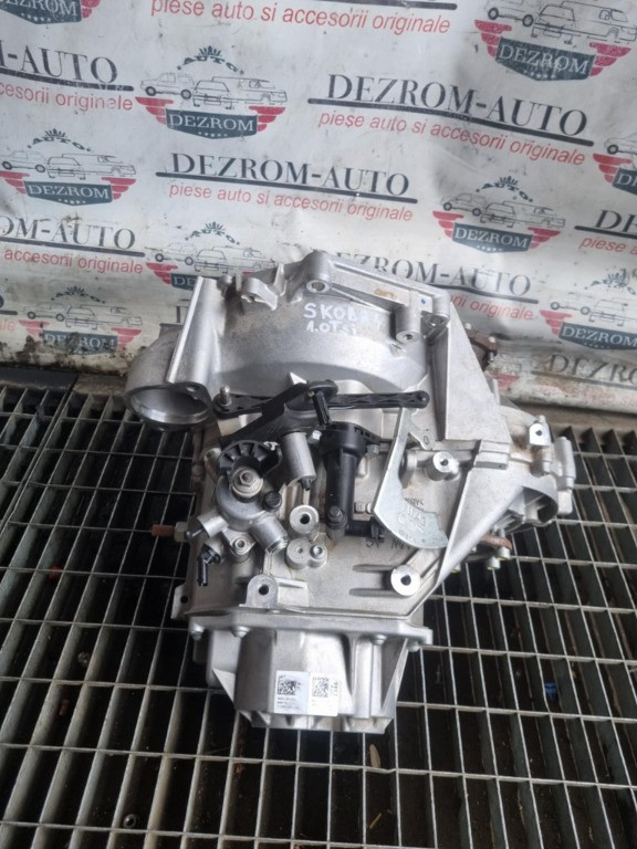 Cutie de viteze manuala 6 Trepte UTV 0AJ300044B Skoda Octavia IV Combi 1.0 TSI DLAA 110 cai