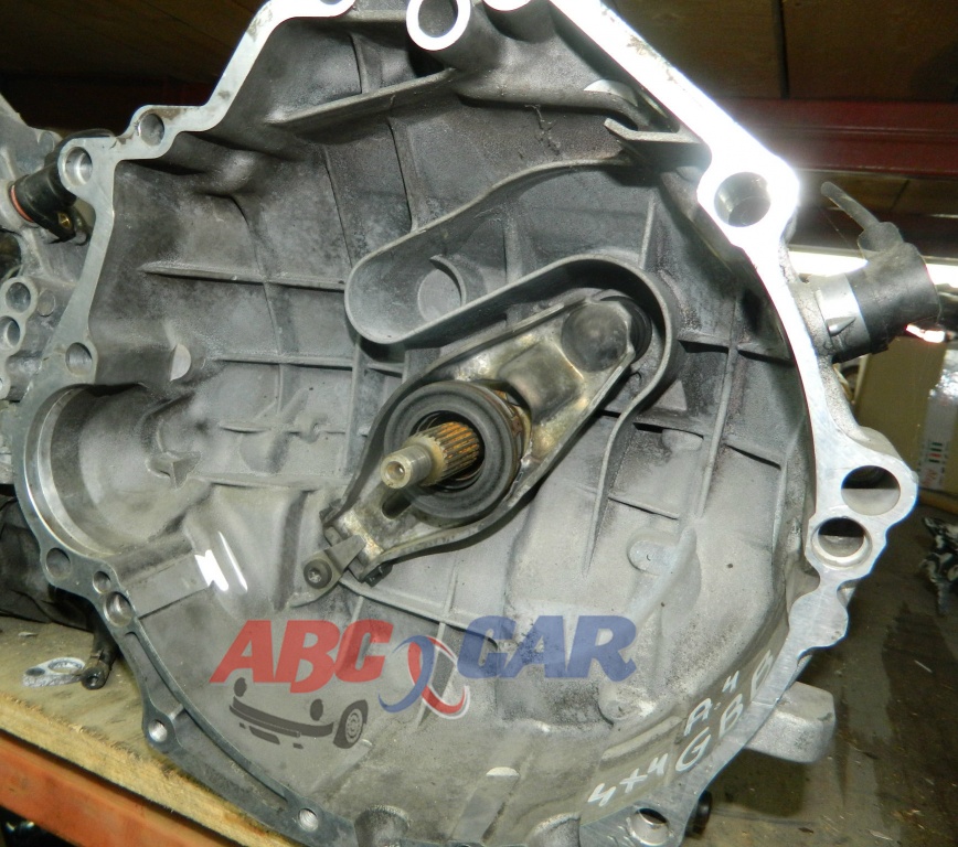 Cutie de viteze manuala Audi A4 8E 2.5 TDI Quattro 155 CP Cod: GBB
