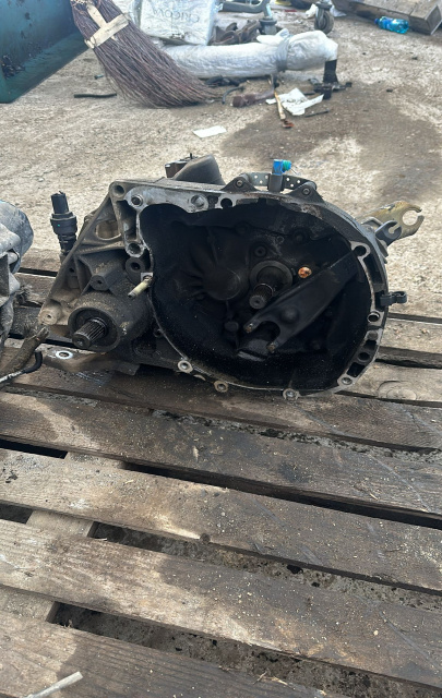 Cutie de viteze manuala Dacia Logan [2004 - 2008] Sedan 1.4 MT (75 hp)