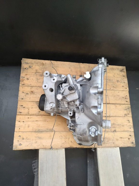 Cutie de viteze manuala Opel Astra G, 1.6 benz, Z16XE, 5 viteze - COD 90400209