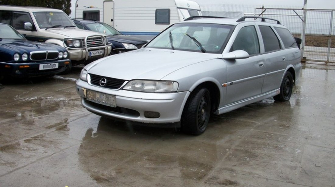 Cutie de viteze manuala opel vectra b caroserie break an 2000 motor 1 8i 16v tip motor x18xe