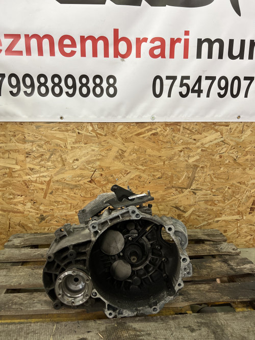 Cutie de viteze manuala VW Passat B7 Variant 2.0 TDI manual 140 CP sedan 2012 (NFU)