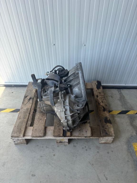 Cutie de viteze Renault Master 2.3 cod-320101270R / 304017 165R