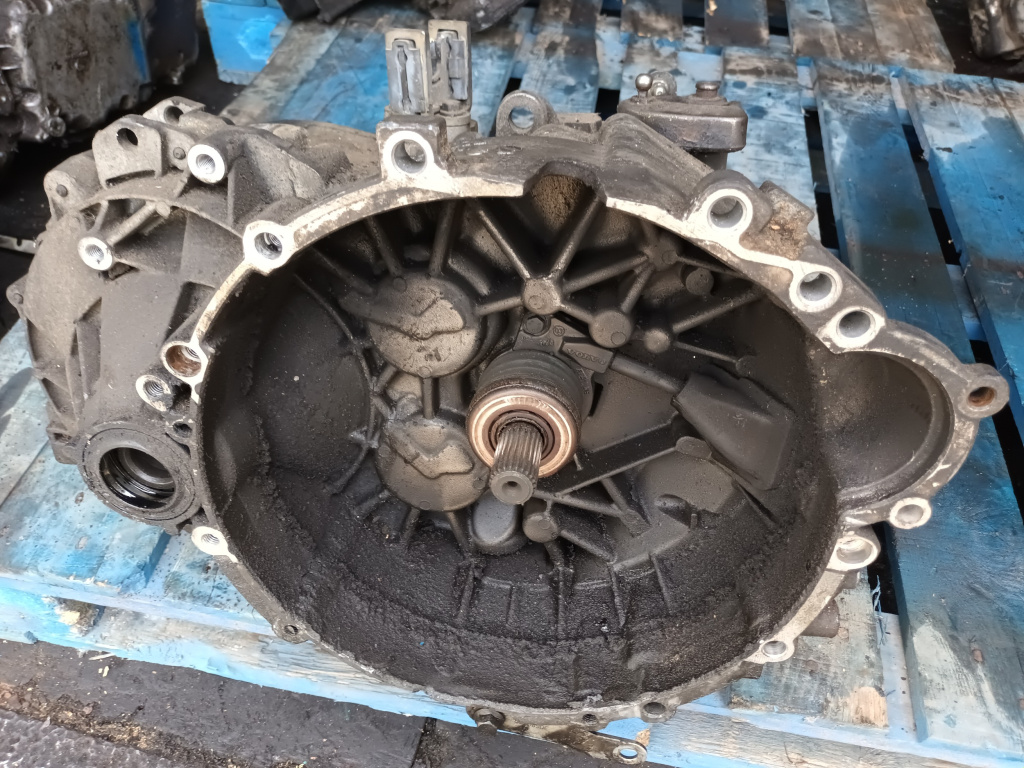 Cutie De Viteze Volvo V70 Mk 2 (Sw) 2000-2007 2.4 D D 5244 T2 Motorina 5 Plus 1 Manuala P9482234, 1023822