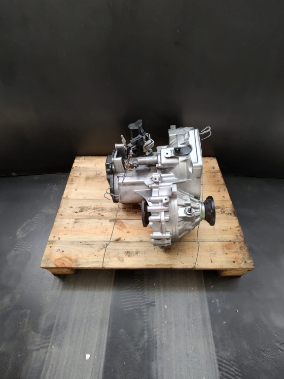 Cutie de viteze VW Golf 3 ,passat b4,caddy 1 motor 1.9 TDi - COD CTN