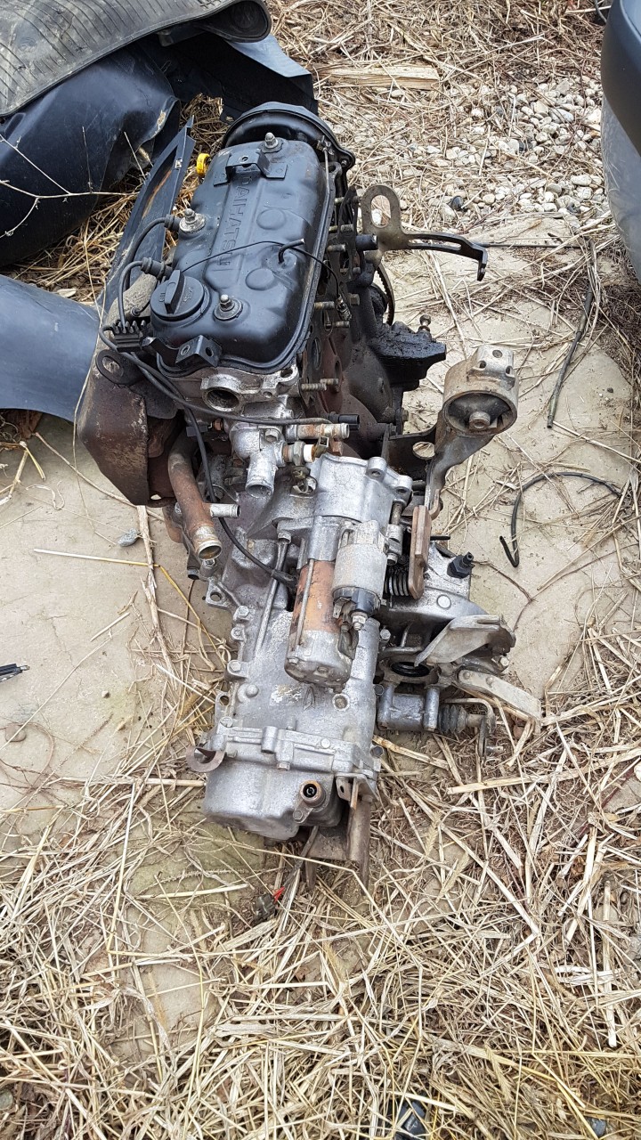 Cutie manuală DAIHATSU CUORE L501 motor 0.8 cmc. Benzina. 1997.
