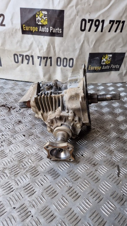 Cutie transfer Dacia Duster 1.5 dCi 4x4 an 2015 cod 8200988056 / 8200988057