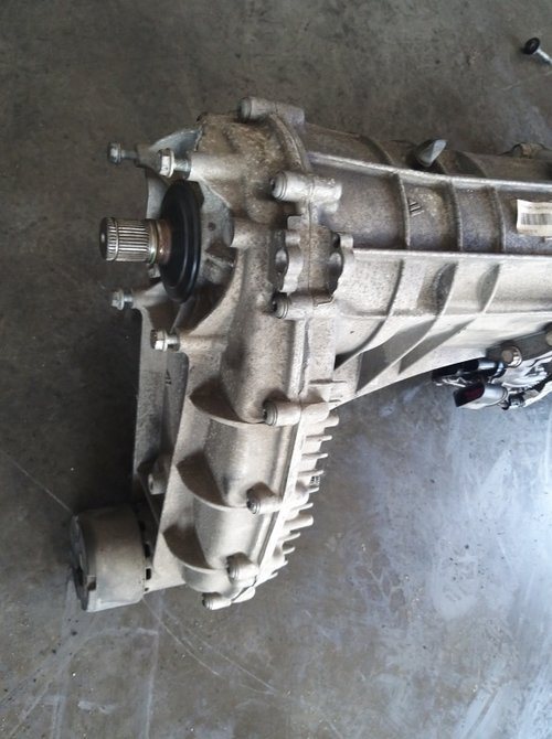Cutie transfer fata 4x4 porsche cayenne 92a 3.0 d 0bu341011g