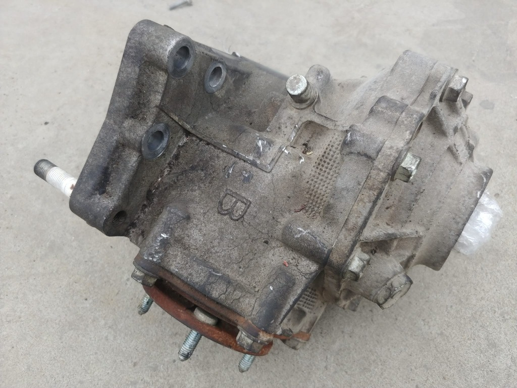 Cutie transfer fata toyota rav 4 1ad 2.0 d-4d 4X4 2014 w72 1w094 tmc
