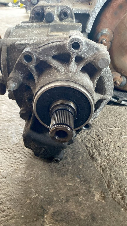 Cutie transfer Vw Tiguan 4x4 2.0 DTI cod motor CBA an 2010 cod 0AU409053H