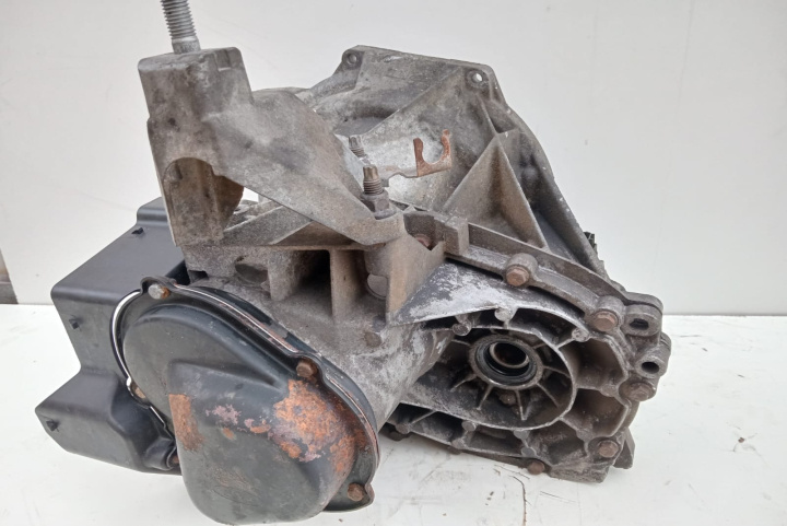 Cutie viteza 1.4 / 1.6 benzina XS4R7002FB Ford Focus [1998 - 2004]