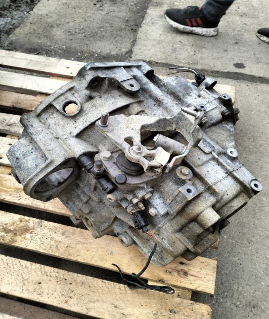 Cutie viteza 1.9 TDI 6 trepte DRW Audi A3 8L [1996 - 2000]