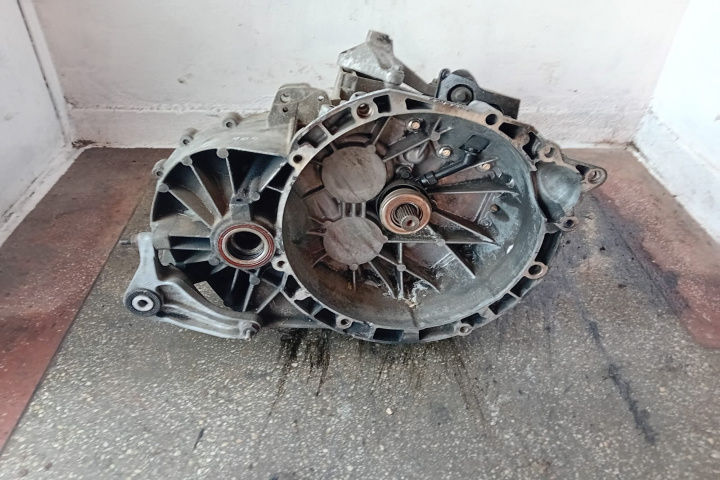 Cutie viteza 2.0 d, 6 trepte 6M2R7F096EB Ford Focus 2 [facelift] [2008 - 2011]