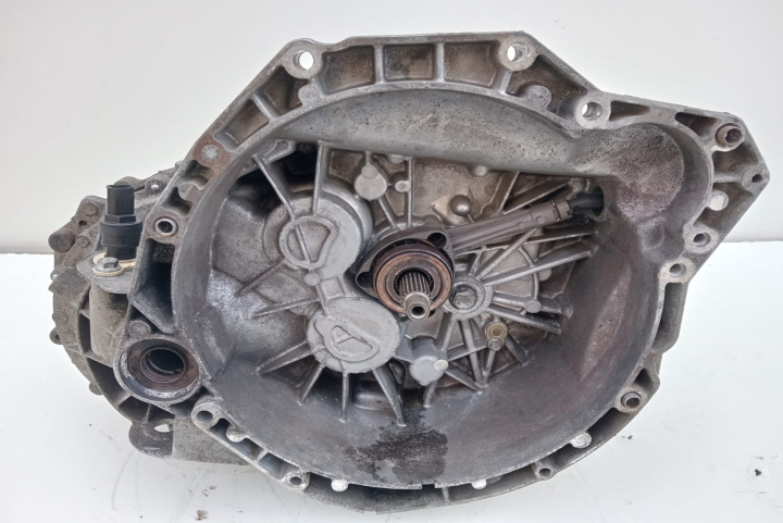 Cutie viteza 2.2 dci 5 trepte pf1aa010
