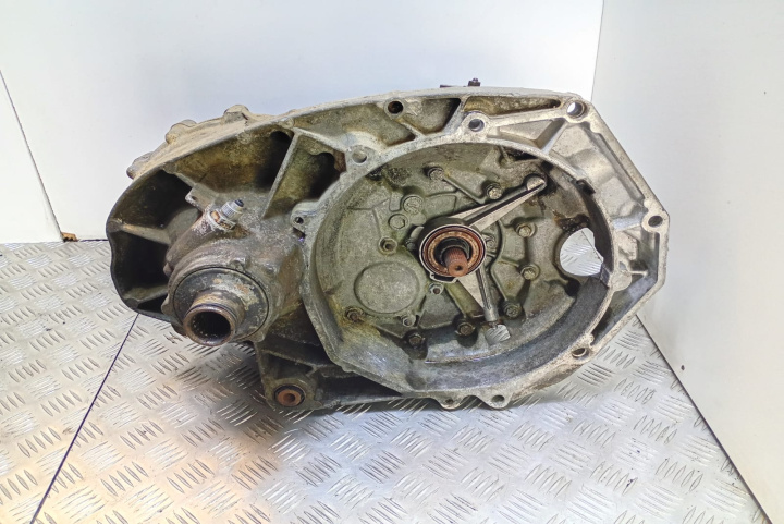 Cutie viteza 2.5 tdi, 5 trepte, 102 cp AFK Volkswagen VW Transporter T4 [1990 - 2003]