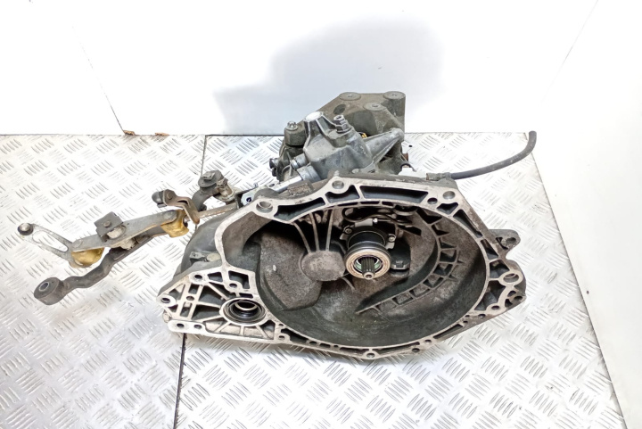 Cutie viteza 5+1 90400209 Opel Corsa C [2000 - 2003]