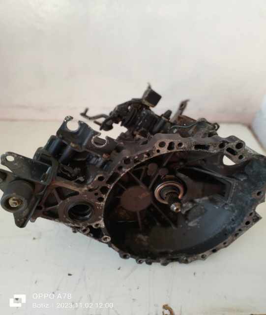 Cutie viteza 6+1, 2.0 d Toyota Avensis 2 T25 [facelift] [2006 - 2009]
