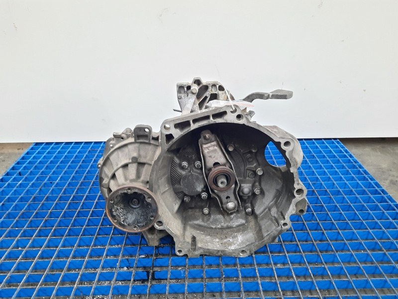 Cutie viteza manuala, cod LHW, VW Golf 6 (5K1), 1.6 TDI, 5 vit man (pr:110747)
