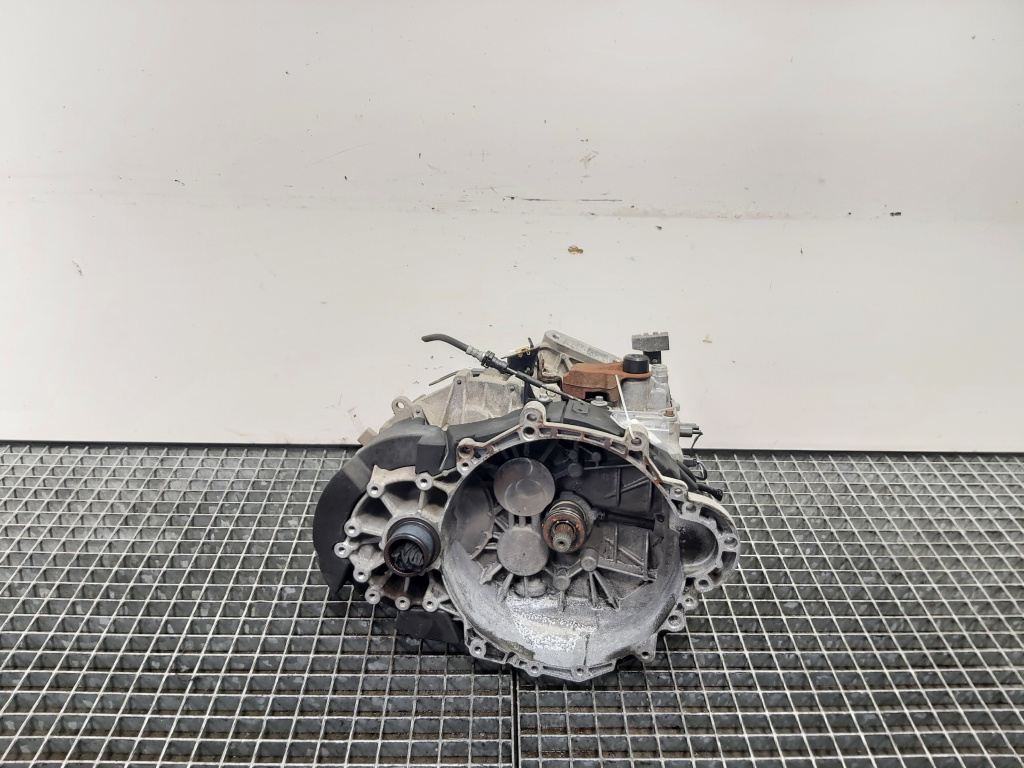 Cutie viteza manuala cu Start Stop, cod BJ3R-7002-BA, Land Rover Range Rover Evoque, 2.2 CD4, 224DT, 6 vit man (id:695684)