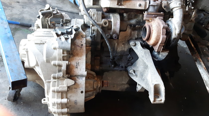 Cutie Viteza Volkswagen T5 2.5 TDI Axd Axe Bnz Bpc Dezmembrez T5 transporter 2003-2009