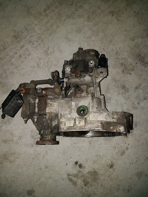 Cutie viteze 02K300049C DUU audi a3 8l 1.6i 8v avu bfq 102 cai