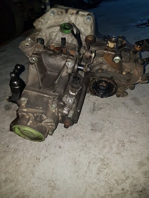Cutie viteze 02K300049C DUU vw bora 1.6i 8v avu bfq 102 cai