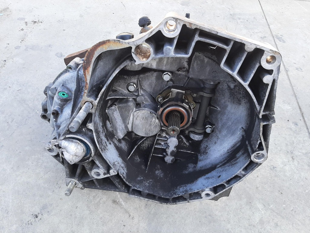 Cutie viteze 1.3 d multijet 188a9000 fiat punto 3 69 cp
