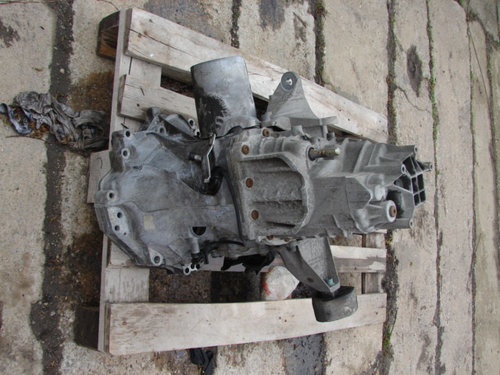 Cutie viteze Audi A4 B5 [1994 - 1999] Avant wagon 5-usi 1.6 MT (101 hp) AHL