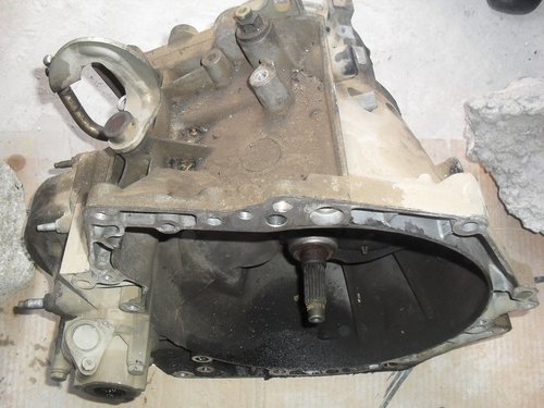 Cutie Viteze Citroen C3 1 6 Hdi 110 Cai Cod 20dm69