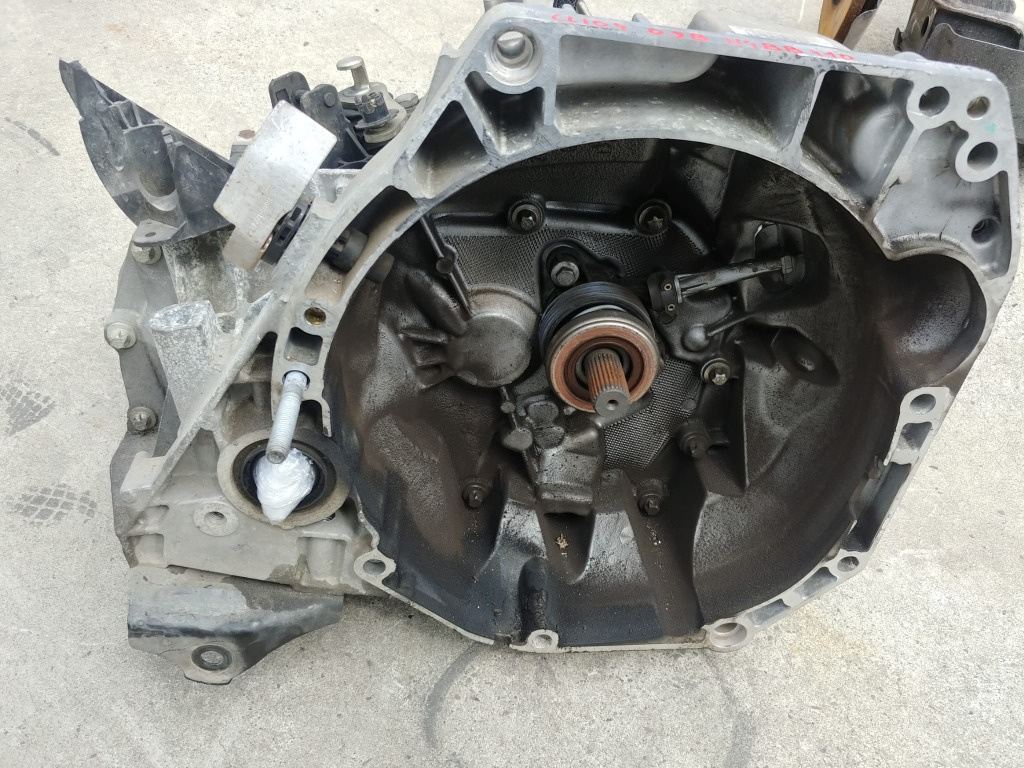 Cutie viteze manuala 0.9 tce h4bb410 renault clio 4 jh3-336