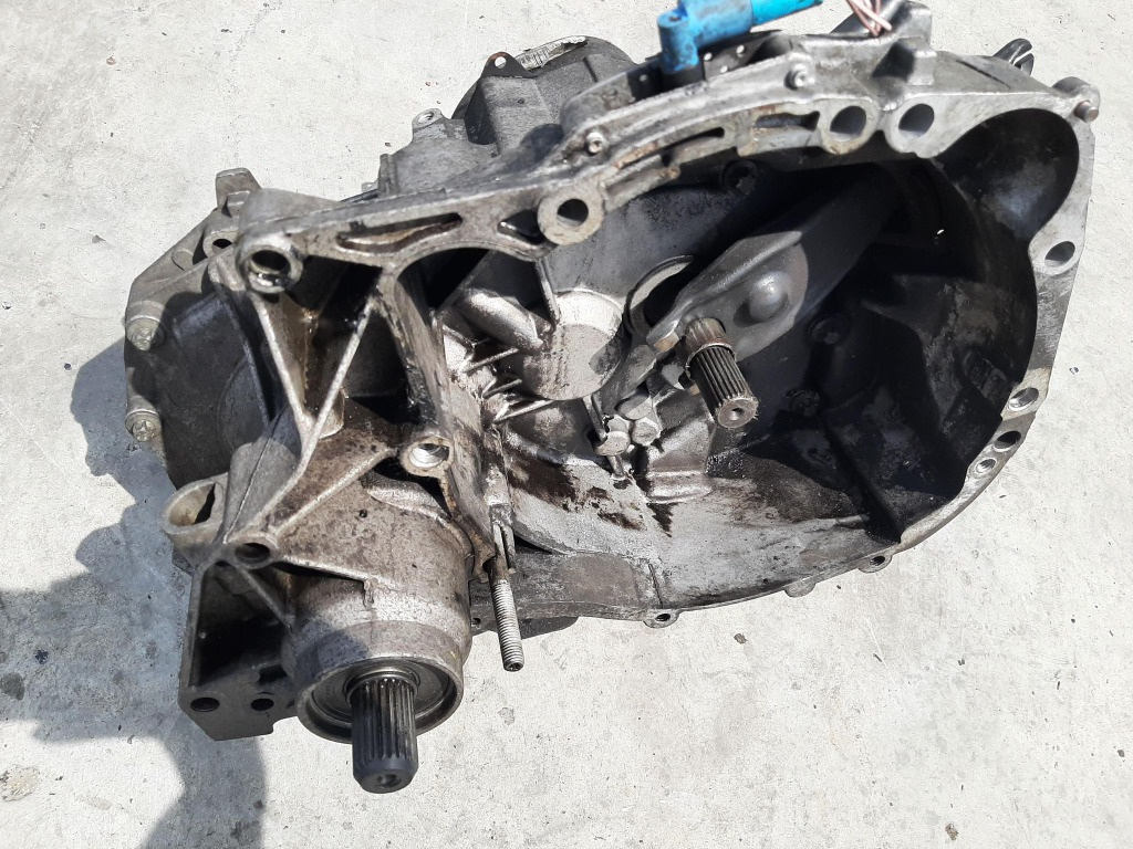 Cutie viteze manuala 1.2 b d7fa800 renault twingo 2 8200640197 jb1520